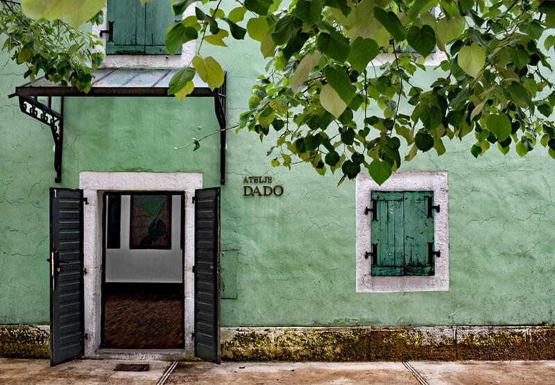 Green Stucco house example 18
