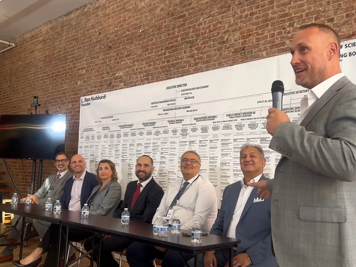Zoltan Dicso addressing the WISE East US 2025 Roundtable panel on leadership, imagination, and communication